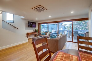 Smart TV, DVD player