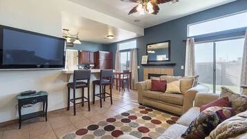 TV, fireplace, stereo