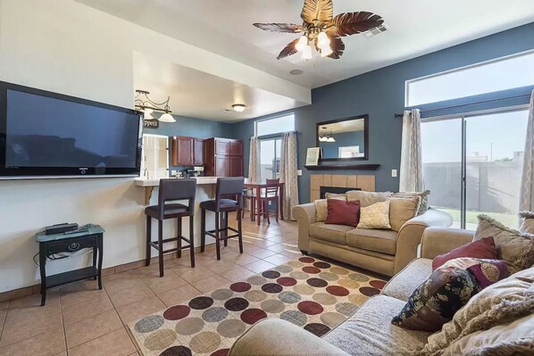 TV, fireplace, stereo