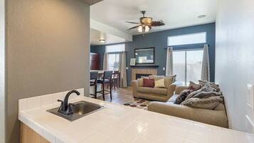 TV, fireplace, stereo