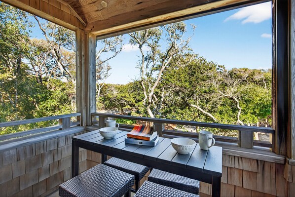 Outdoor dining