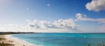 Grace Bay Beach 7A Eco Resort: Gorgeous Ocean Views+Pool+Oceanfront+Lush Gardens