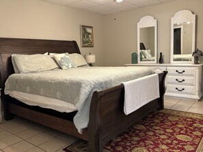 5 bedrooms, iron/ironing board, free WiFi, bed sheets