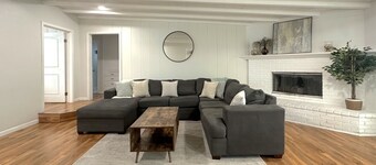 Group-Friendly Anaheim Stay – Spacious, Cozy, and Close to Disneyland BOOK NOW!