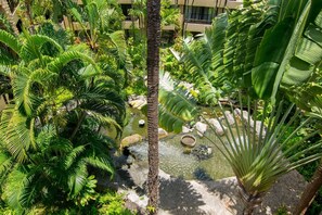 Property grounds - Direct OCEANFRONT condo with AMAZING VIEWS, Near several BEACHES! (Lahaina)