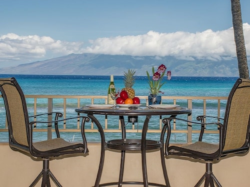 Direct OCEANFRONT condo with AMAZING VIEWS, Near several BEACHES!