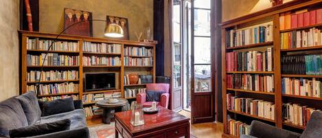 Smart TV, books, stereo