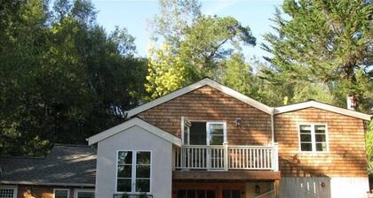 Spectacular Cottage Minutes from Town, Trails, and Biking!