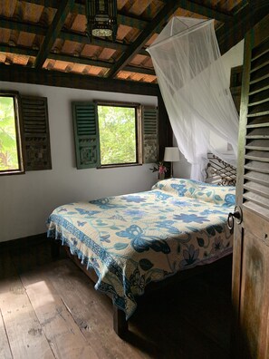 2 bedrooms, desk, free WiFi, bed sheets - Lovely 2 bedroom Jungle Retreat, "Private" Beach Nearby.          (Sayulita)