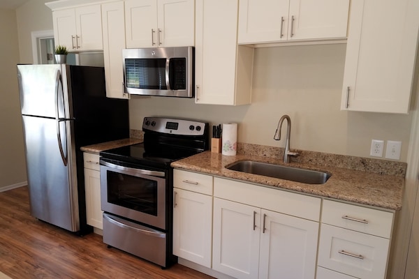 Newly remodeled kitchen.