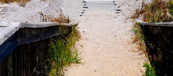 Oceanfront Townhouse! Inngjerdet i bakgården! Kjeledyrvennlig! 5. mai - 30. juni Åpent!