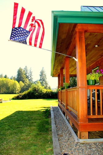Welcome to the Elk House! 4 Private Acres/Close to Hiking and Lake Quinault!