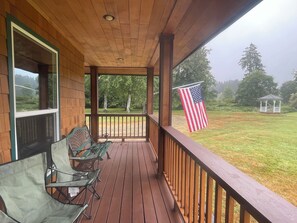 Terrace/patio - Welcome to the Elk House! 4 Private Acres/Close to Hiking and Lake Quinault! (Quinault)