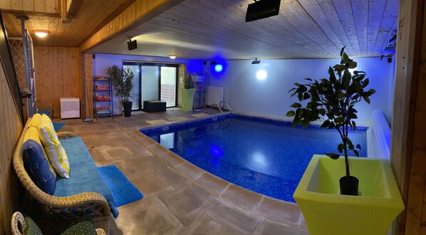 Indoor pool, a heated pool - Stone Farmhouse In Central France with all year indoor heated pool (Gouttières)
