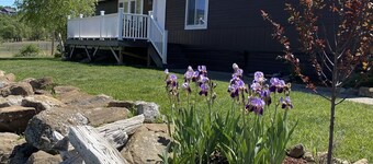 Come relax, work & enjoy country air.  Beautiful winter has arrived!  