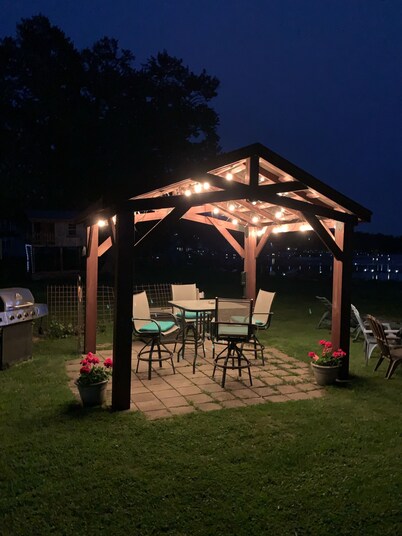 Bemus Chautauqua Lakefront Cottage - Low boat traffic bay- waterfront- new dock