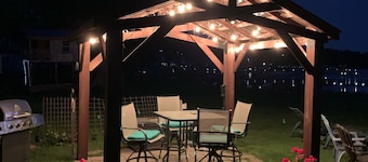 Bemus Chautauqua Lakefront Cottage - Low boat traffic bay- waterfront- new dock