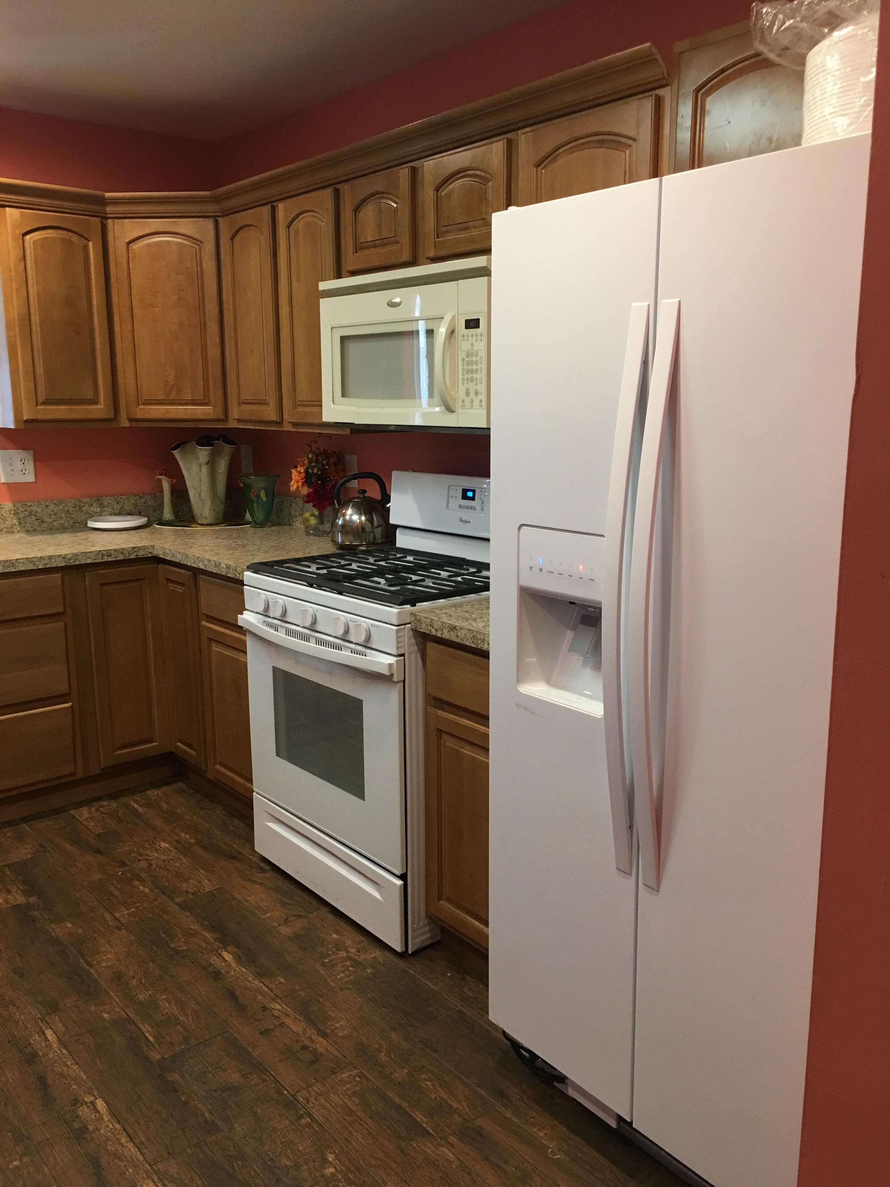 Refrigerador, microondas, horno, lavavajillas