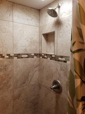 Shower, hair dryer, towels, soap - Beach condo on  ground floor. contact for 30 day or more rental discounts (Waianae)