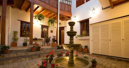 Loft EXCLUSIF Boutique-Colonial âVista LosAndesâ @ Quito Centro Historico