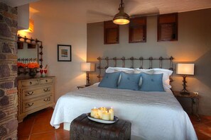 4 bedrooms, iron/ironing board, free WiFi, bed sheets - Ocean View Puerto Vallarta Villa Overlooking Mismaloya Beach (Lomas de mismaloya)