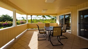 Outdoor dining - Family Friendly Home, with a Man Cave! (Keaau)