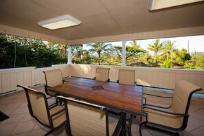 Outdoor dining - Family Friendly Home, with a Man Cave! (Keaau)