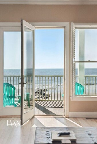 Featured "HGTV Dream Home" - Best View on the Oceanfront!
