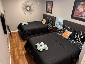 5 Schlafzimmer, Bügeleisen/Bügelbrett, kostenloses WLAN, Bettwäsche