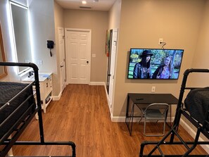 5 Schlafzimmer, Bügeleisen/Bügelbrett, kostenloses WLAN, Bettwäsche