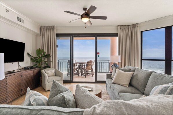 Smart TV, videojuegos, reproductor de DVD y videoteca