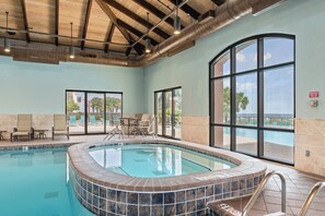 Alberca techada y alberca climatizada