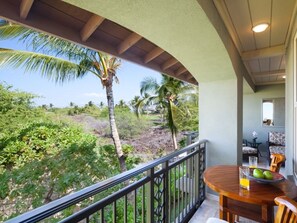 Outdoor dining - Private, Peaceful, Perfect!  (Waimea)