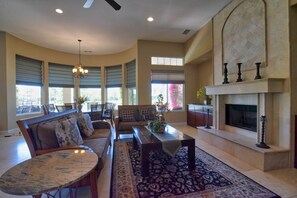 Smart TV, fireplace, DVD player, video library - Enjoy Comfort w/Family & Friends, Big Home w/Views,Mtns./Golf, Fire Pit! #241158 (La Quinta)