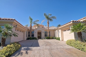 Exterior - Enjoy Comfort w/Family & Friends, Big Home w/Views,Mtns./Golf, Fire Pit! #241158 (La Quinta)