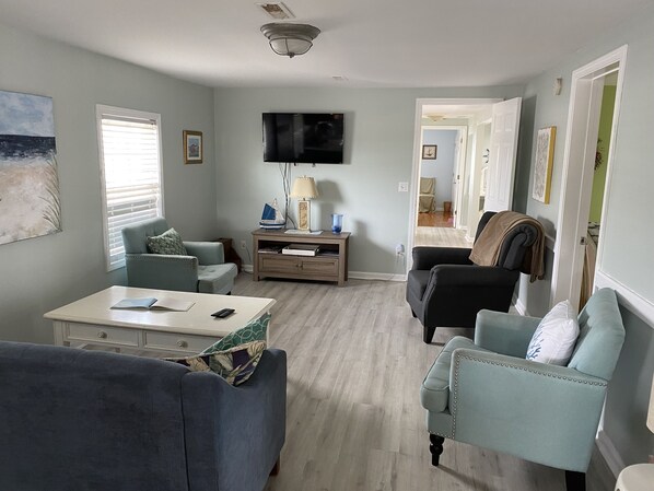 Smart TV, DVD player, stereo