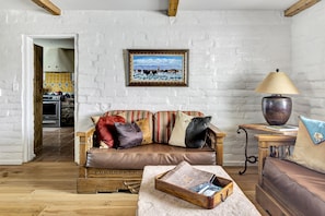 Smart TV, fireplace, DVD player