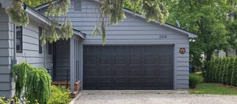 Amplio paseo marítimo de Leland con suites privadas