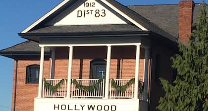 Wine Country Hollywood Hill Home In Woodinville