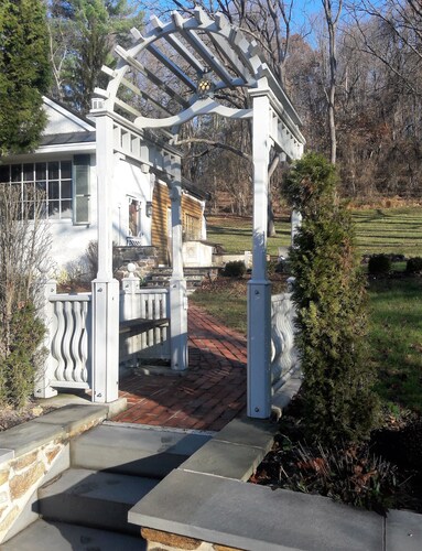 Historic Village Retreat Convienient To Everything