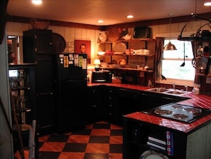 Refrigerador, microondas, horno, placa de cocina