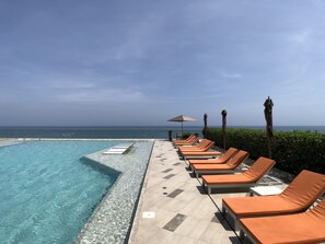 Piscina coperta, piscina all'aperto