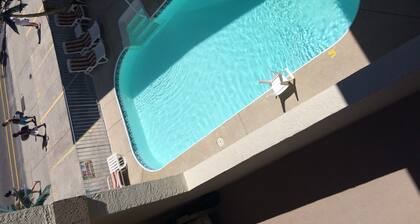 Condo with Private Pool, Just steps away from the Beach and Boardwalk