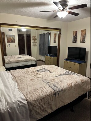 3 Schlafzimmer, Bügeleisen/Bügelbrett, kostenloses WLAN, Bettwäsche