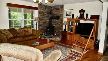 TV connectée, lecteur de DVD, livres, vidéothÚque