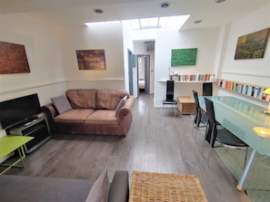 TV, fireplace, DVD player, stereo