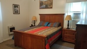 2 bedrooms, iron/ironing board, WiFi, bed sheets - RIVERFRONT Cabin on Nantahala River, Minutes from NOC (Nantahala)