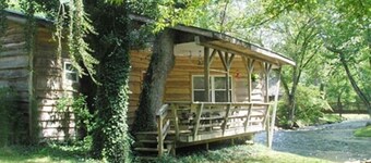 RIVERFRONT Cabin on Nantahala River, Minutes from NOC