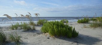 RSM PGA NOV 12-18 NOUVEAU CONDO LUXUEUX AVEC VUE SUR LE LAC, EXCELLENT EMPLACEMENT 2018! #dix