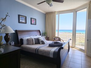 2 makuuhuonetta, silitysrauta/-lauta, ilmainen Wi-Fi, vuodevaatteet